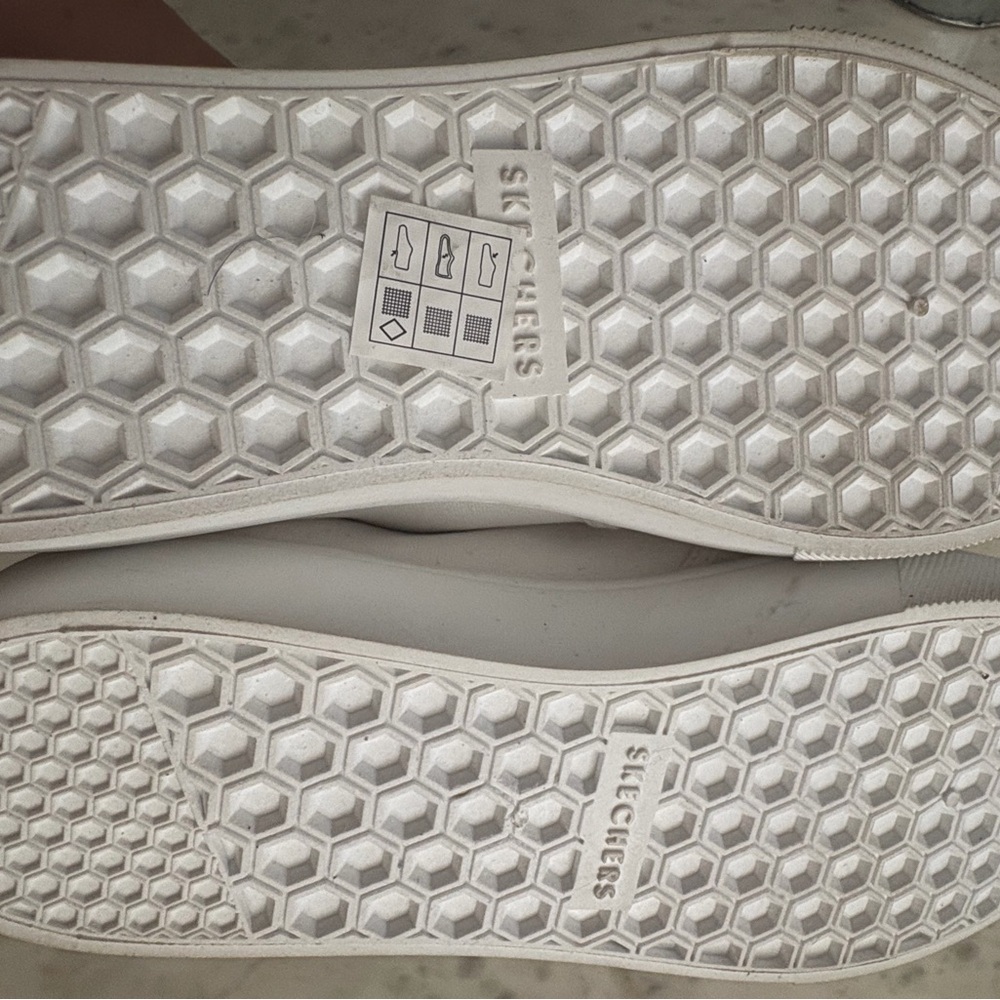 NWT Skechers White Slip-On Shoes - Picture 9 of 10